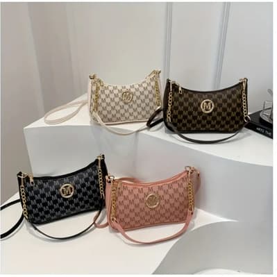 Cross body bag with golden chain and strap